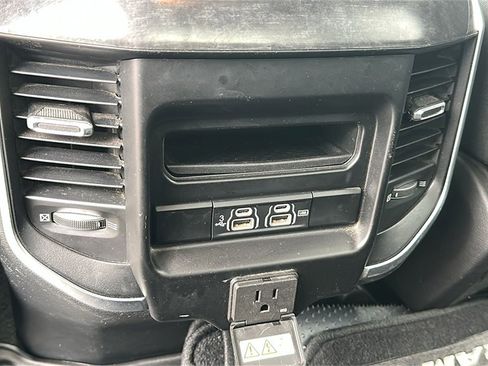 Used 2019 RAM 1500 Big Horn image 30