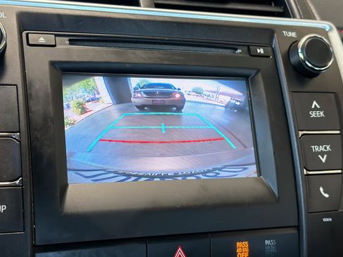 Used 2017 Toyota Camry SE FWD image 19