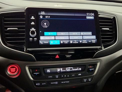 Used 2025 Honda Ridgeline Sport image 17