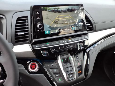 New 2026 Honda Odyssey Touring image 17