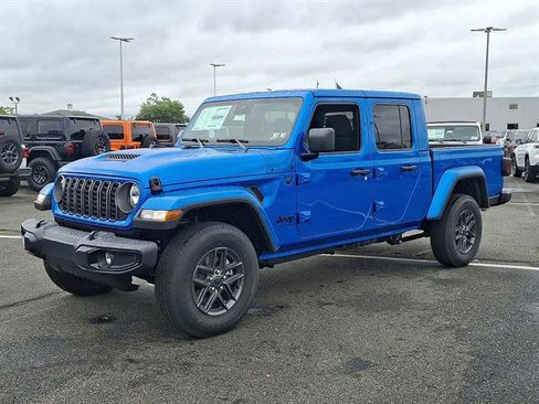 New 2025 Jeep Gladiator Sport image 2