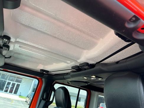 Used 2020 Jeep Wrangler Unlimited Sahara w/ Uconnect 4C Nav & Sound Group AWD/4WD image 11