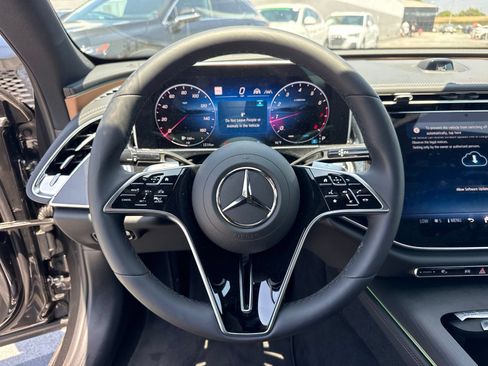 Used 2025 Mercedes-Benz E 350 Sedan image 22