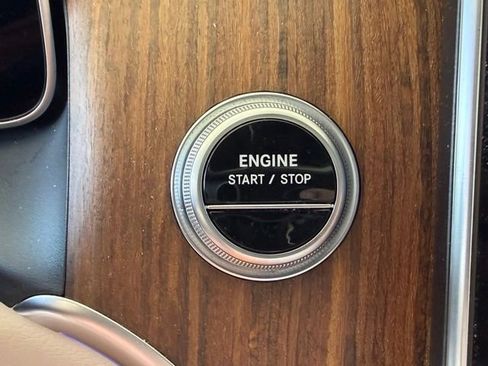 Used 2025 Mercedes-Benz GLC 350e 4MATIC image 28