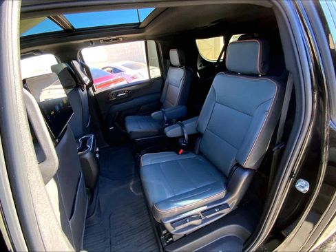 Used 2025 GMC Yukon XL AT4 w/ AT4 Premium Plus Package image 21