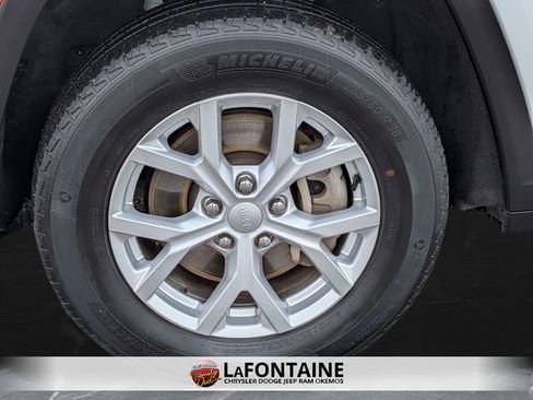 Certified 2023 Jeep Grand Cherokee L Limited image 33