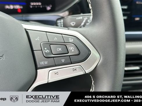 Used 2024 Volkswagen Taos SE w/ Panoramic Sunroof Package image 13