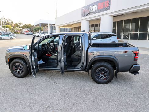 Used 2025 Nissan Frontier Pro-X image 12