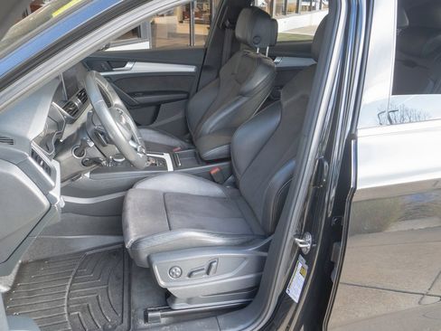 Used 2019 Audi SQ5 Premium w/ Convenience Package image 8