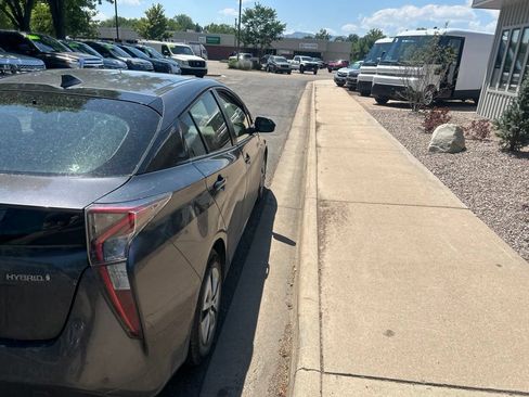 Used 2018 Toyota Prius Three w/ Advanced Technology Package FWD image 3