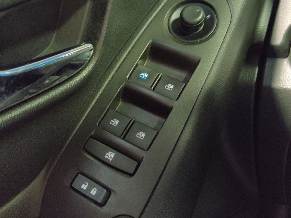 Used 2015 Chevrolet Trax LT w/ LT Sun and Sound Package FWD image 27