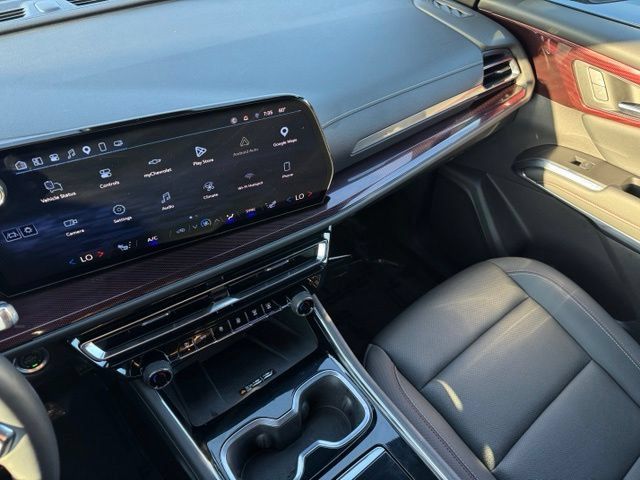 Certified 2025 Chevrolet Traverse Z71 w/ Driver Confidence Package AWD/4WD image 29