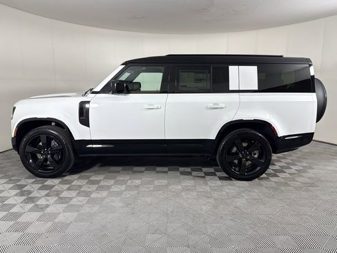 New 2026 Land Rover Defender 130 X-Dynamic SE AWD/4WD image 2