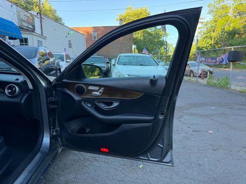 Used 2018 Mercedes-Benz C 300 4MATIC Sedan image 43