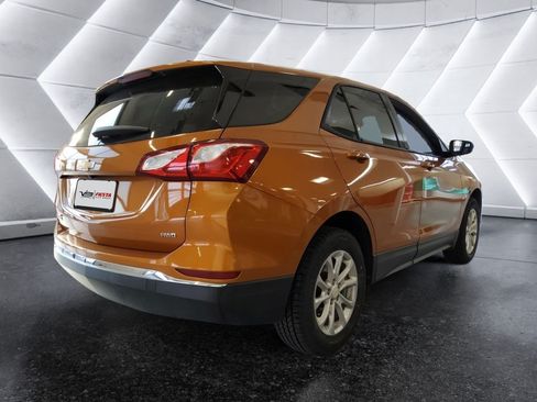 Used 2018 Chevrolet Equinox LS AWD/4WD image 4