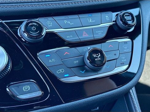 New 2026 Chrysler Pacifica Pinnacle w/ Trailer Tow Group image 11