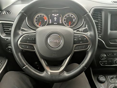 Used 2019 Jeep Cherokee Latitude Plus w/ Trailer Tow Group image 12