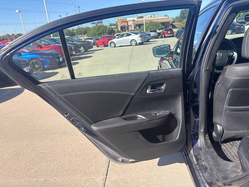 Used 2016 Honda Accord Sport image 32