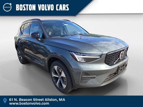 New 2026 Volvo XC40 B5 Core w/ Climate Package image 1