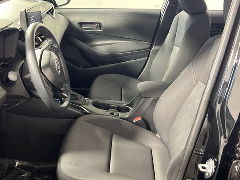 Used 2025 Toyota Corolla LE FWD image 14