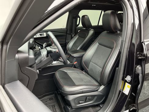 Certified 2024 Ford Explorer ST-Line w/ Class IV Trailer Tow Package AWD/4WD image 12