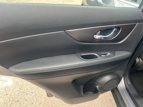 Used 2016 Nissan Rogue S FWD image 10