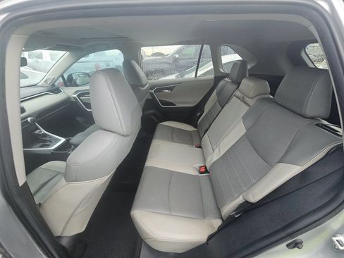 Used 2022 Toyota RAV4 Limited FWD image 11