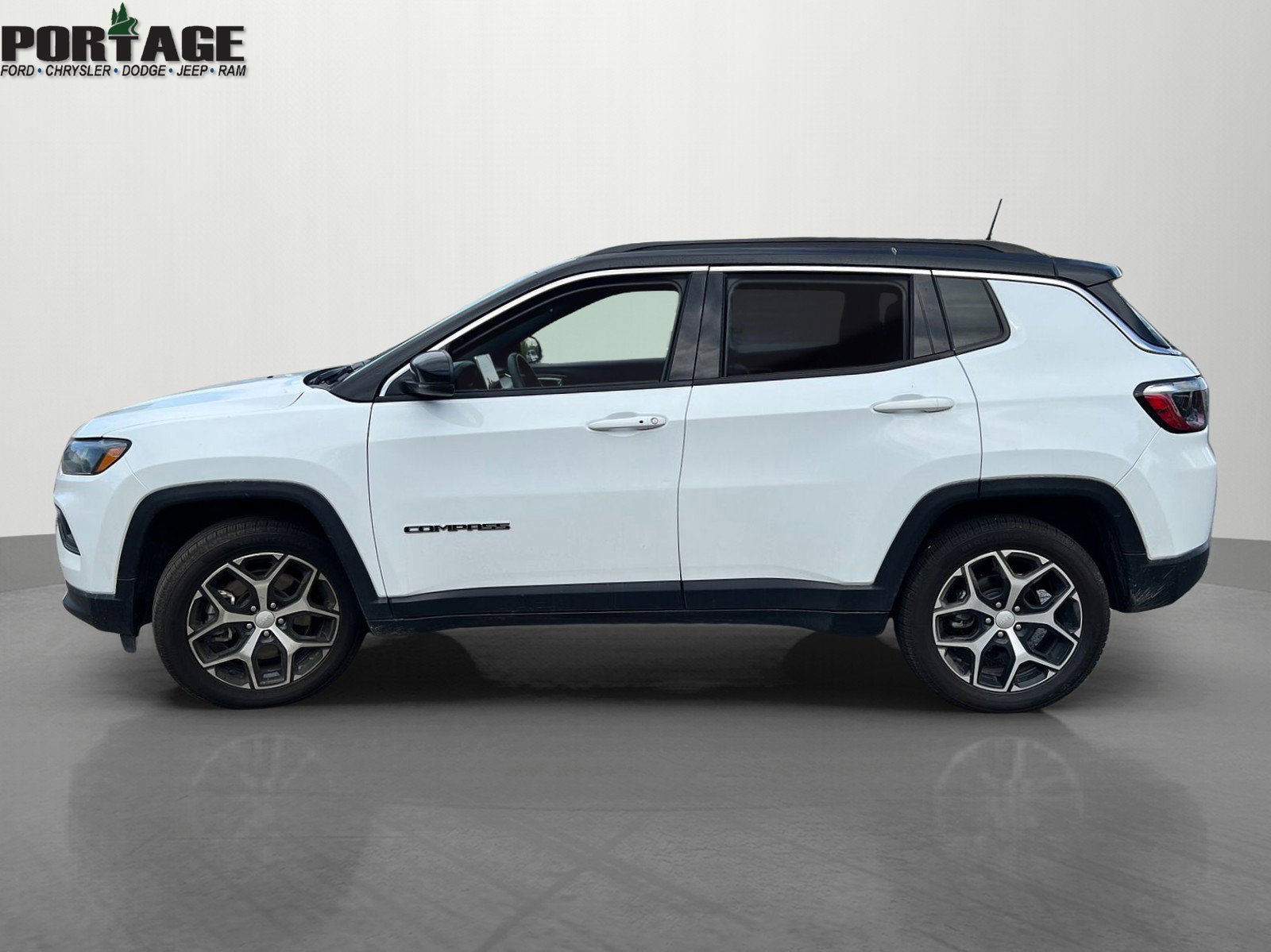 Used 2024 Jeep Compass Limited AWD/4WD image 5