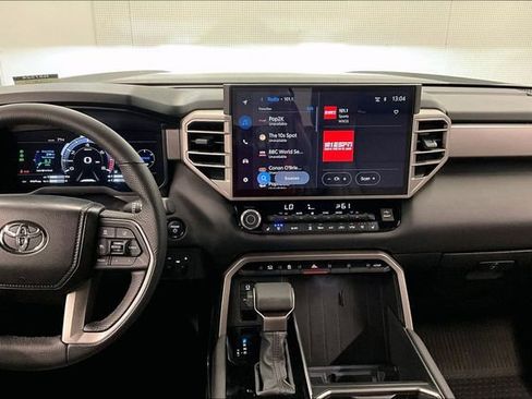 Used 2025 Toyota Tundra Limited AWD/4WD image 7