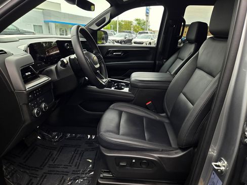 Used 2025 Chevrolet Tahoe LT AWD/4WD image 24
