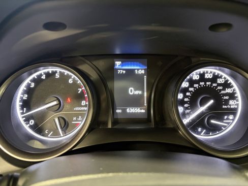 Used 2022 Toyota Camry SE FWD image 14