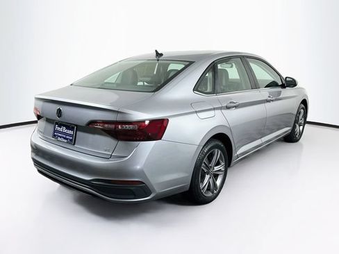 Certified 2023 Volkswagen Jetta SE FWD image 8