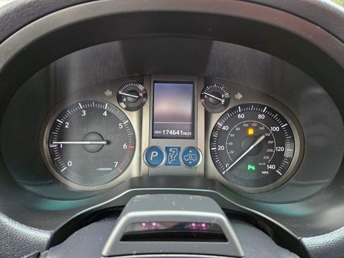 Used 2013 Lexus GX 460 Premium image 18