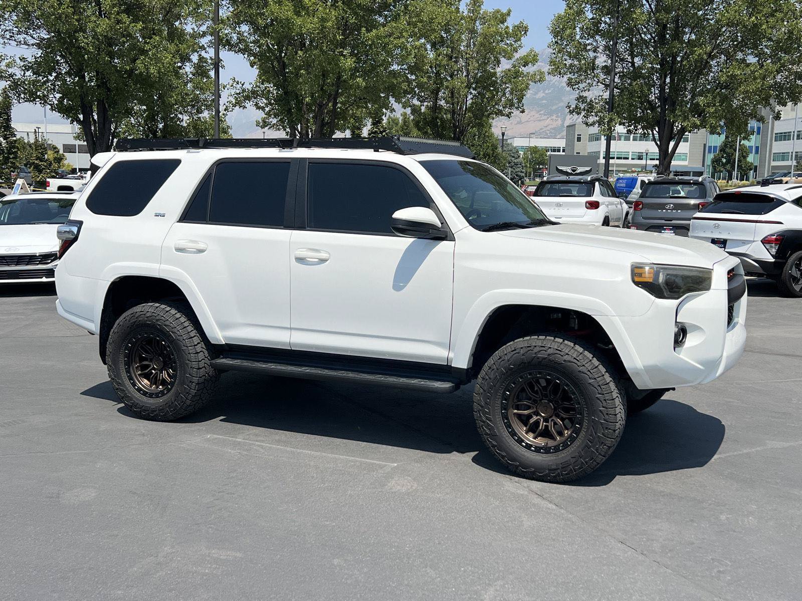 Used 2019 Toyota 4Runner SR5 AWD/4WD image 13