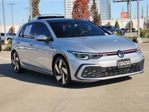 Used 2022 Volkswagen GTI SE image 3