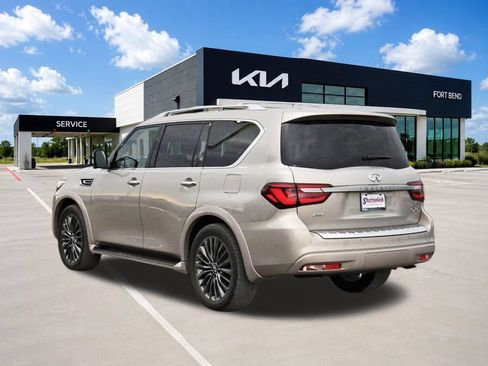 Used 2024 INFINITI QX80 Sensory AWD/4WD image 7