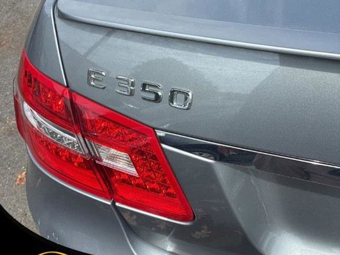 Used 2011 Mercedes-Benz E 350 4MATIC Sedan image 17