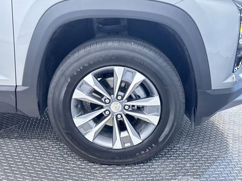 Used 2025 Chevrolet Equinox LT w/ Safety and Technology Package image 10