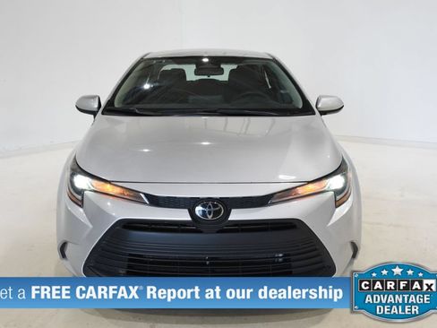Used 2024 Toyota Corolla LE FWD image 2