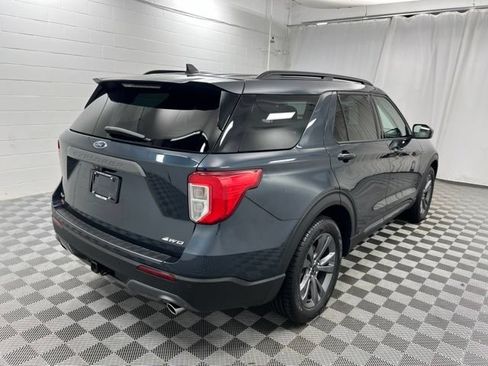 Used 2023 Ford Explorer XLT w/ Equipment Group 202A AWD/4WD image 5