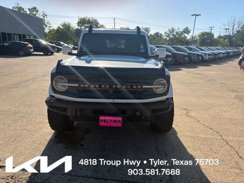 Used 2021 Ford Bronco Outer Banks AWD/4WD image 2