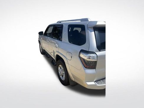 Used 2018 Toyota 4Runner SR5 AWD/4WD image 6