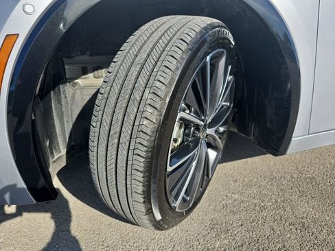 Certified 2025 Toyota Prius Limited image 33