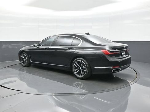 Used 2022 BMW 750i xDrive w/ Luxury Rear Seating Package AWD/4WD image 5