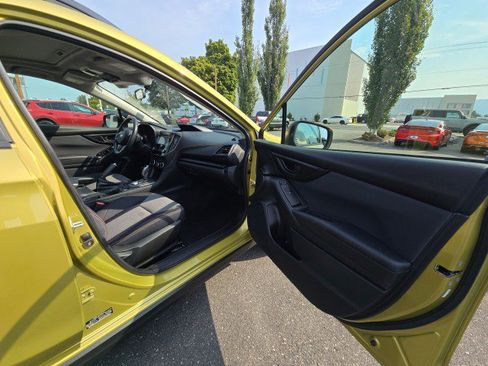 Used 2022 Subaru Crosstrek 2.0i Premium w/ Moonroof Package image 10