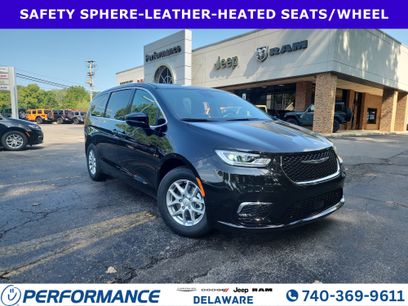 New 2026 Chrysler Pacifica Select