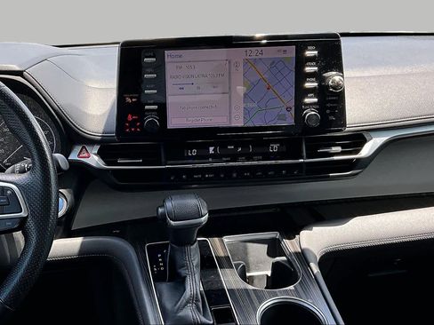 Used 2021 Toyota Sienna Limited FWD image 7