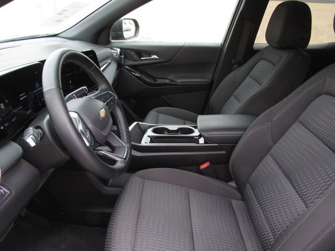 Used 2025 Chevrolet Equinox LT AWD/4WD image 14