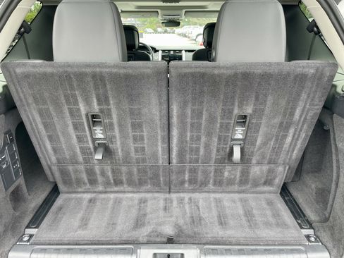 Certified 2024 Land Rover Discovery S image 38