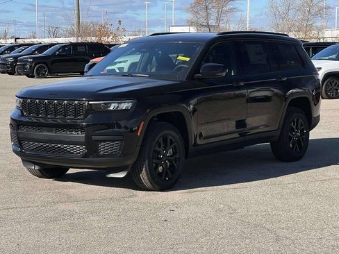 New 2025 Jeep Grand Cherokee L Altitude image 4